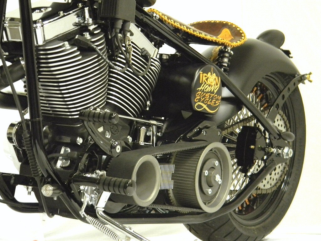 custombobbermotorcyclepaint2.jpg