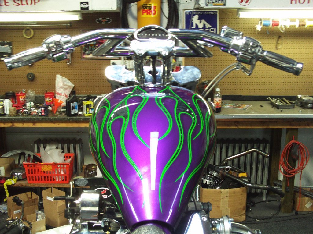 custommotocyclepaintchopperflames2.jpg