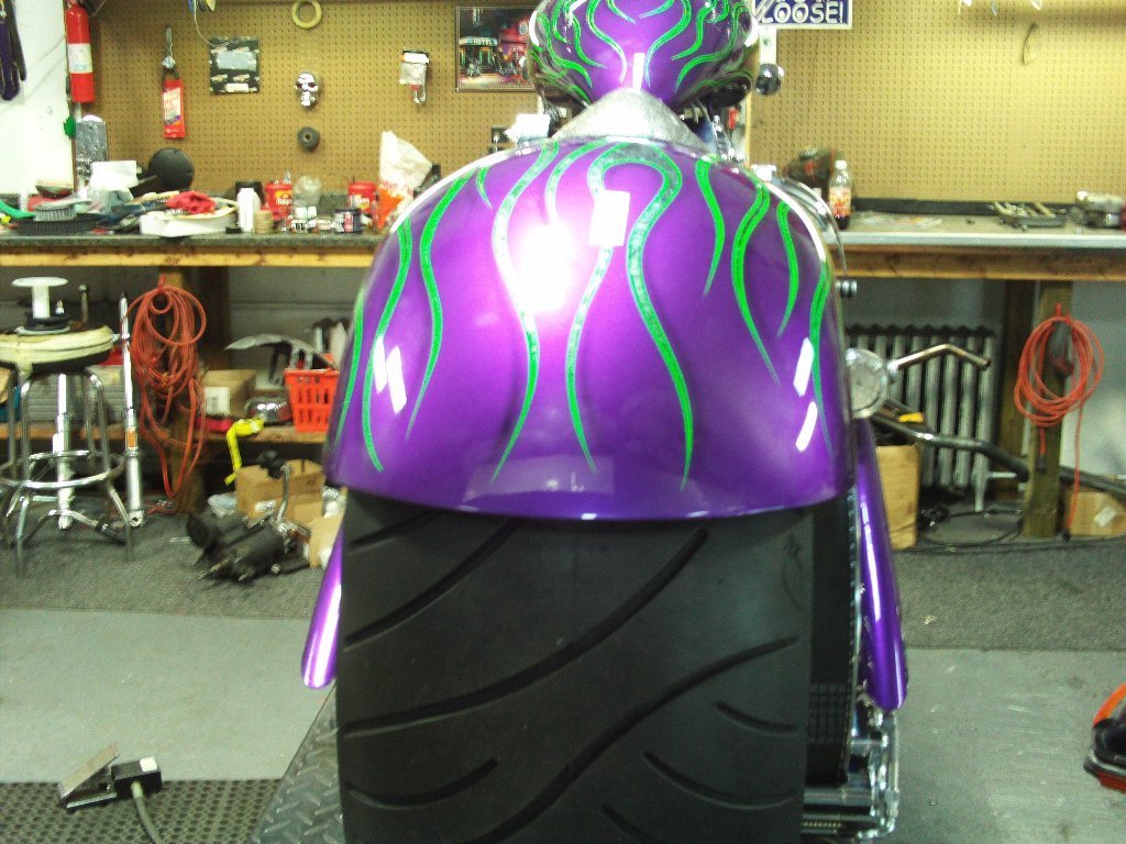 custommotocyclepaintchopperflames3.jpg